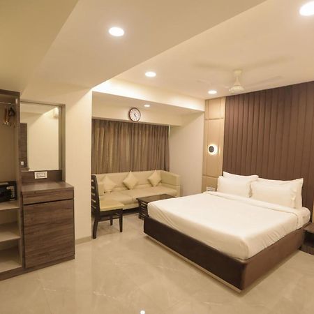 Hotel Naaz Executive Near T2 Airport Mumbai Kültér fotó