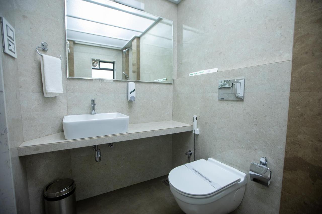 Hotel Naaz Executive Near T2 Airport Mumbai Kültér fotó