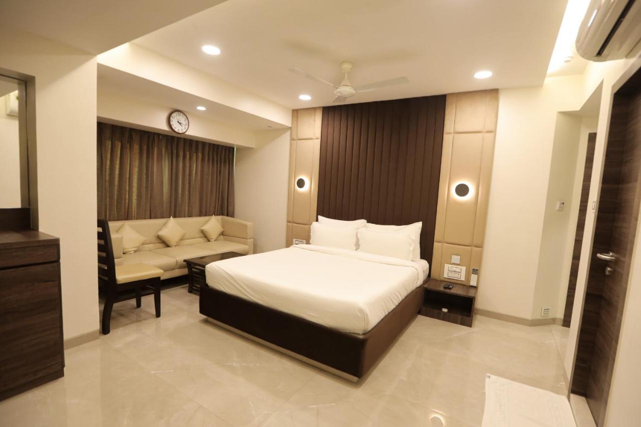 Hotel Naaz Executive Near T2 Airport Mumbai Kültér fotó