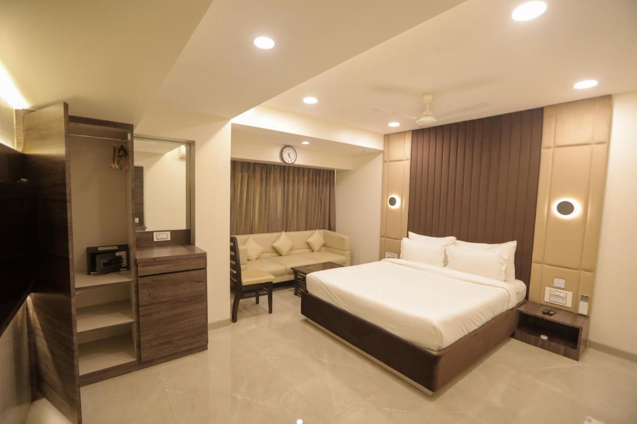Hotel Naaz Executive Near T2 Airport Mumbai Kültér fotó